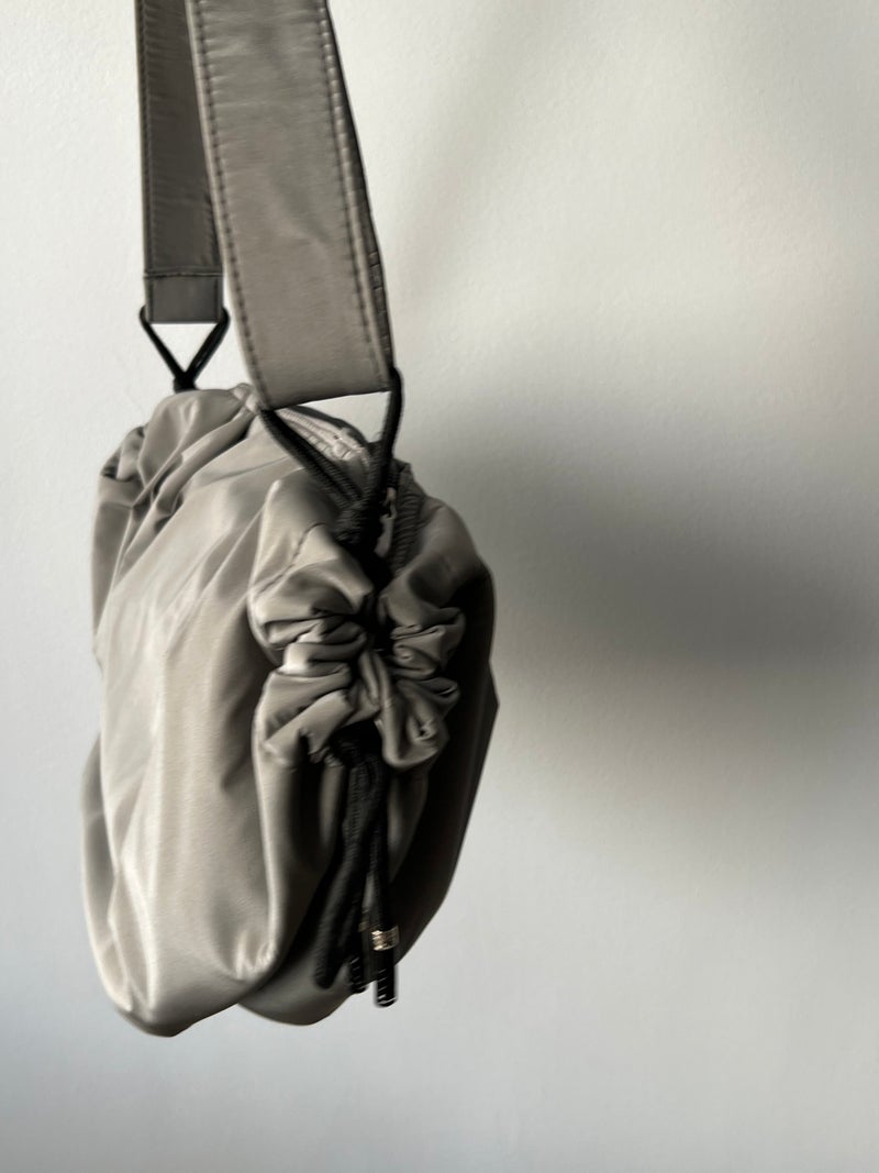 Zuri Medium String Bag - Grey - Image 4
